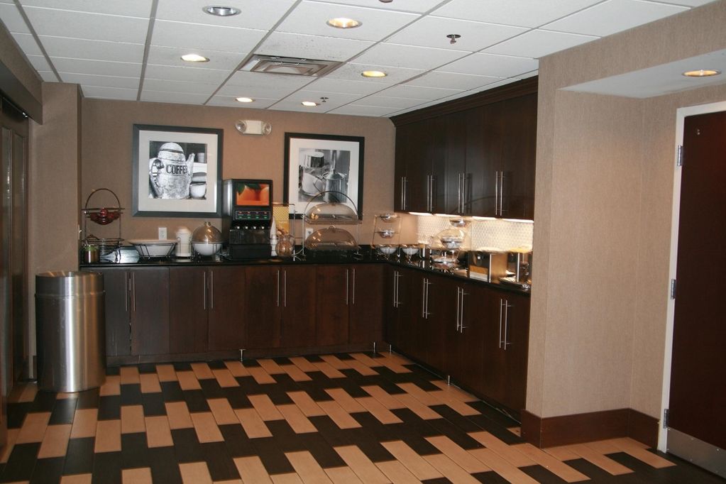 Hampton Inn & Suites Columbus Hilliard Restoran fotoğraf